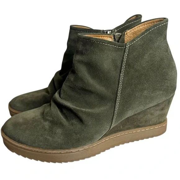 Sofft Siri Green Suede Wedge Boots Size 9.5 - Picture 2 of 5